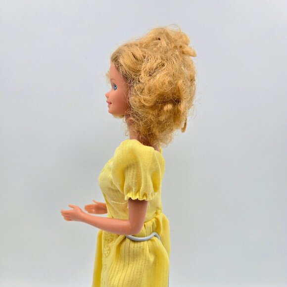 Vintage Magic Curl Barbie Doll 1981 3856 Original Yellow Dress Mattel Read - Picture 9 of 16